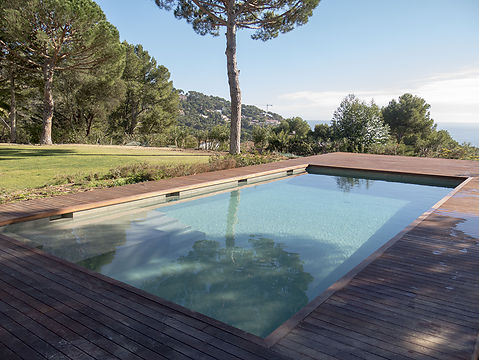 Disseny i construcció d'una piscina a la Costa Brava