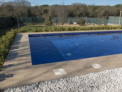 Construcció i manteniment de piscines d'obra a Fornells de la Selva ( Gironès )