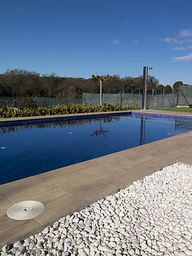 Construcción y mantenimiento de piscinas de obra en Fornells de la Selva ( Gironès )