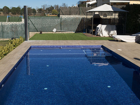 Construcción y mantenimiento de piscinas de obra en Fornells de la Selva ( Gironès )