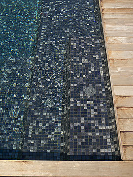 Construcción e instalación de una piscinad desbordant en Vidreres (Girona)