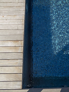 Construcción e instalación de una piscinad desbordant en Vidreres (Girona)