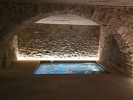 Construcció i instal·lació d'una piscina  al Barri Vell de Girona
