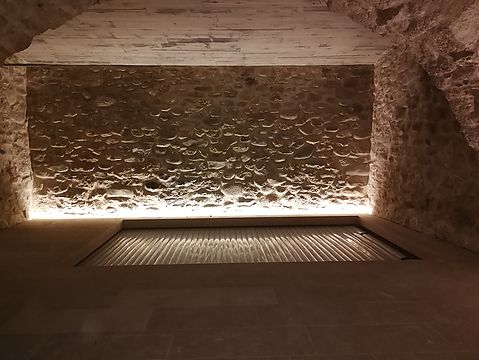 Construcció i instal·lació d'una piscina  al Barri Vell de Girona