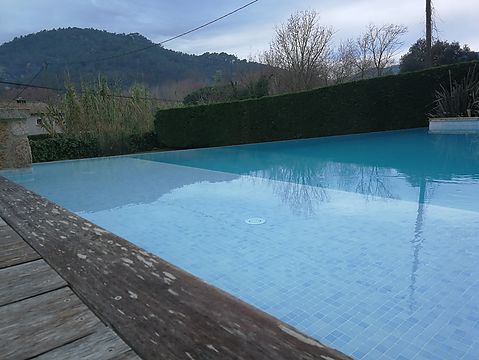 Construcción de una piscina desbordante en Santa Coloma de Farners