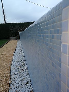 Construcció d'una piscina desbordant a Santa Coloma de Farners