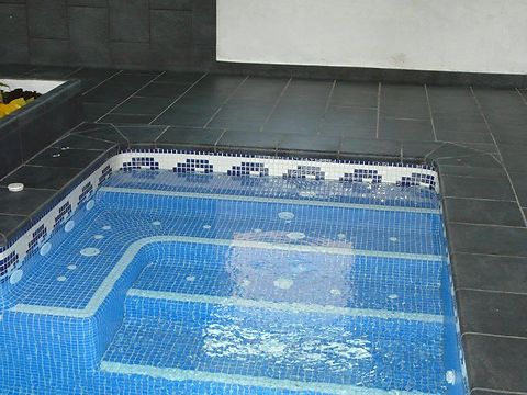Instalación y construcción de piscinas de obra en Girona