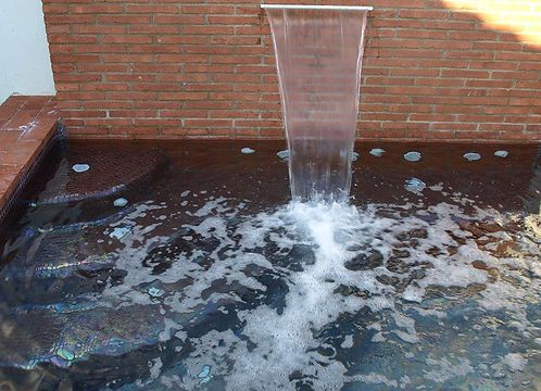 Piscina jacuzzi d'obra a Porqueres ( Girona )