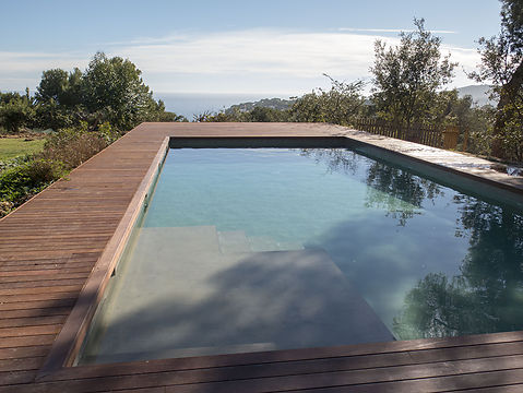 Disseny i construcció d'una piscina a la Costa Brava