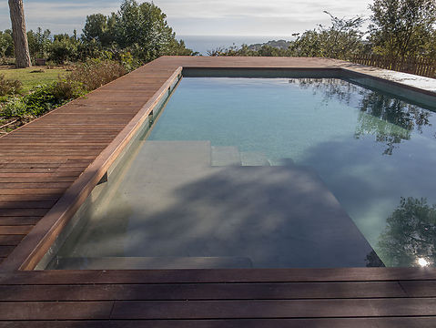 Disseny i construcció d'una piscina a la Costa Brava